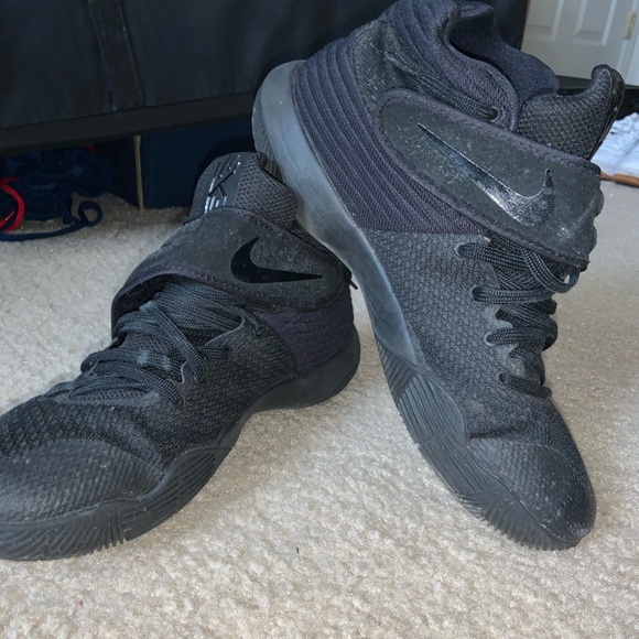 Other - Men’s kyrie 2’s